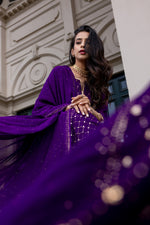Load image into Gallery viewer, Azal Kamdani suit
