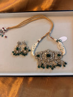 Load image into Gallery viewer, Emerald Choker set with Earrings
