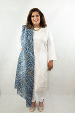 Load image into Gallery viewer, Grey bandhani pure georgette dupatta
