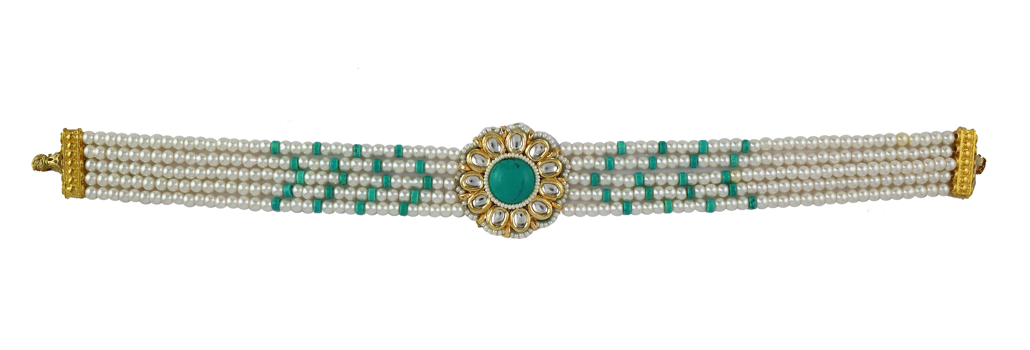 Pearl choker with turquoise stone